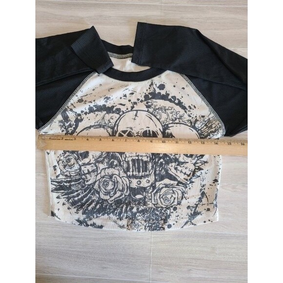 Romwe Skull Graphic Cropped Long Sleeve Top Size S Gothic Punk Style - Picture 7 of 7